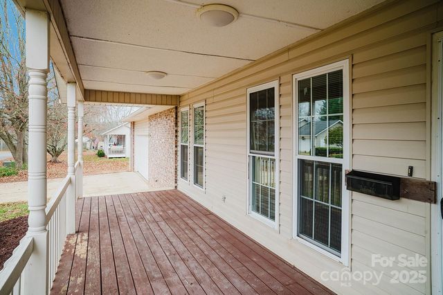 13 Cameron Drive, Etowah, NC 28729