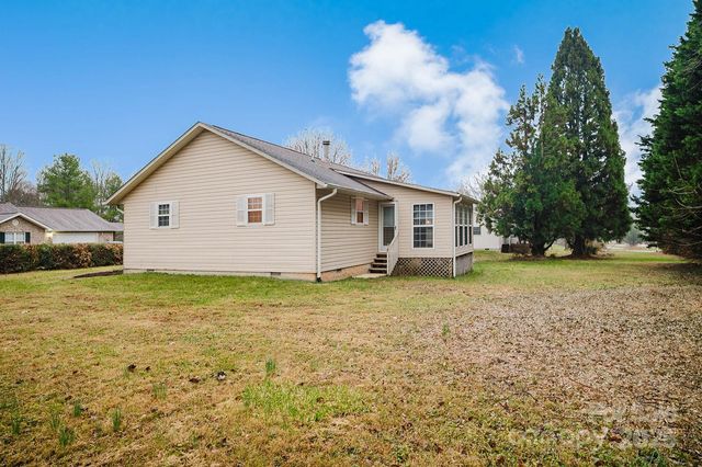 13 Cameron Drive, Etowah, NC 28729