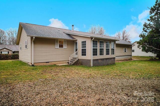 13 Cameron Drive, Etowah, NC 28729