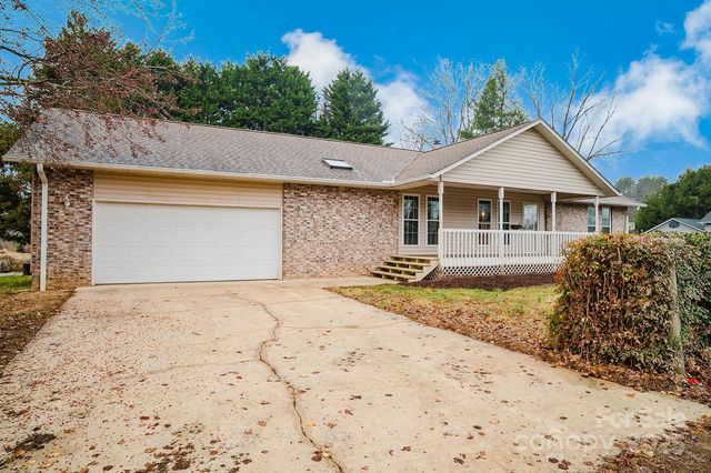 13 Cameron Drive, Etowah, NC 28729