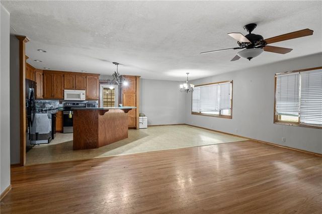 955 NW 131 Highway, Odessa, MO 64076