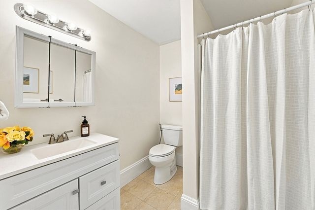146 Lincoln Rd A, Lincoln, MA 01773