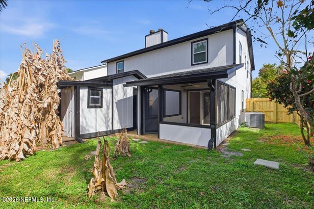 154 PINE Street, Atlantic Beach, FL 32233