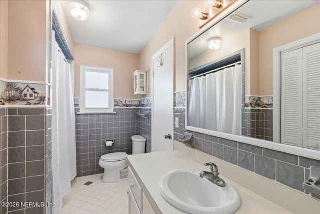 154 PINE Street, Atlantic Beach, FL 32233