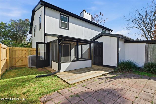 154 PINE Street, Atlantic Beach, FL 32233