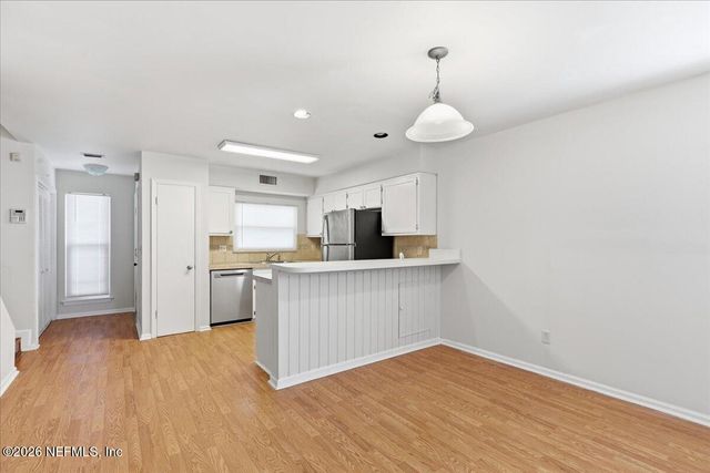 154 PINE Street, Atlantic Beach, FL 32233