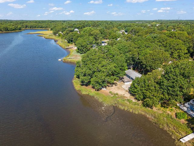 6 Sandpiper Terrace, Wareham, MA 02571