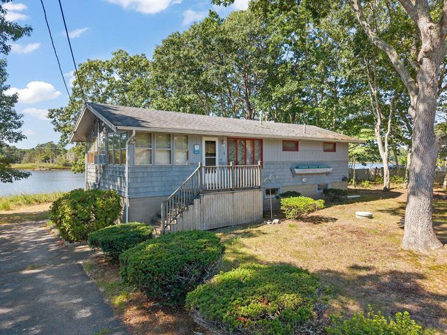 6 Sandpiper Terrace, Wareham, MA 02571