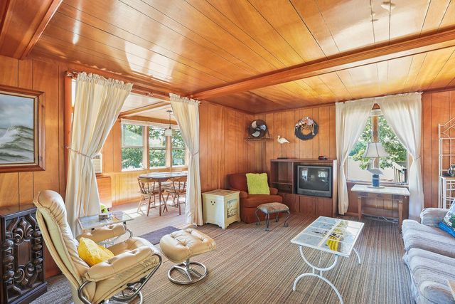 6 Sandpiper Terrace, Wareham, MA 02571