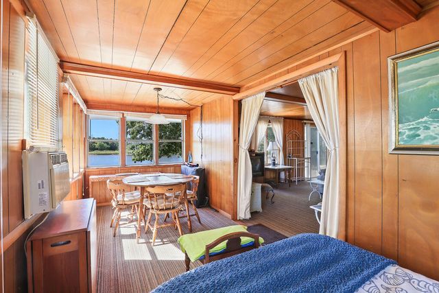 6 Sandpiper Terrace, Wareham, MA 02571