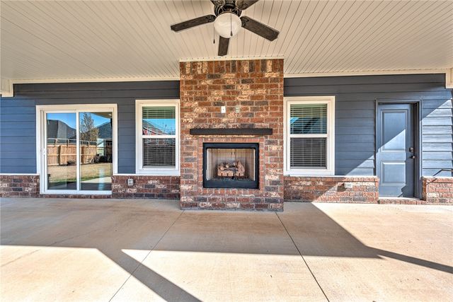 1051 Silver Maple Street, Centerton, AR 72719