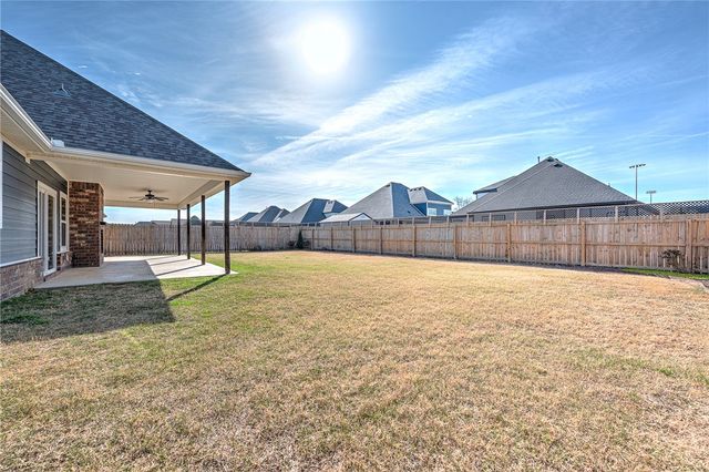 1051 Silver Maple Street, Centerton, AR 72719