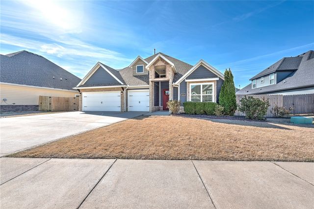 1051 Silver Maple Street, Centerton, AR 72719