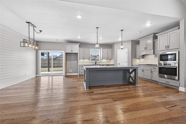 1051 Silver Maple Street, Centerton, AR 72719