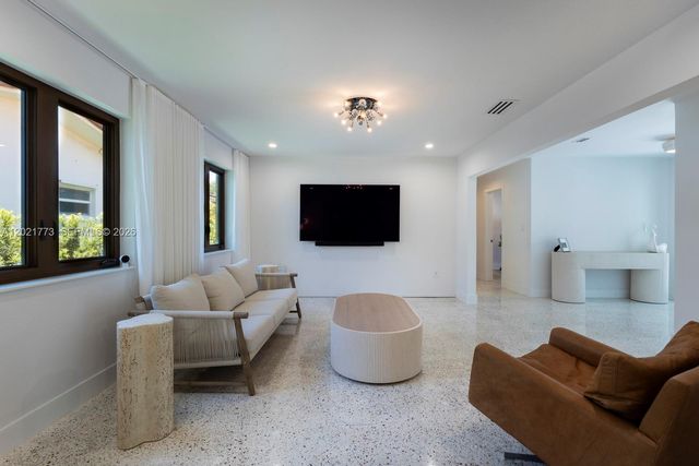 1701 SW 23rd Ter, Miami, FL 33145
