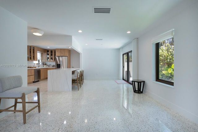 1701 SW 23rd Ter, Miami, FL 33145