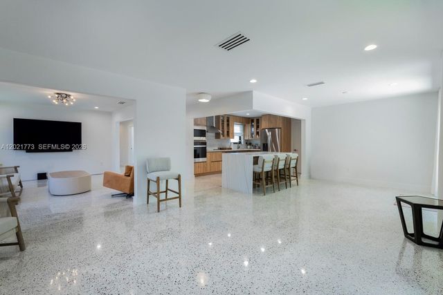 1701 SW 23rd Ter, Miami, FL 33145