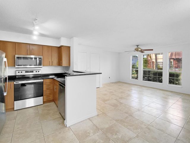 1335 Crystal Way A, Delray Beach, FL 33444