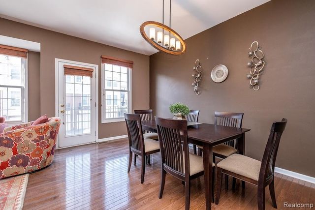 202 Stonebrooke Court, Royal Oak, MI 48067