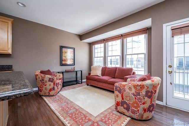 202 Stonebrooke Court, Royal Oak, MI 48067