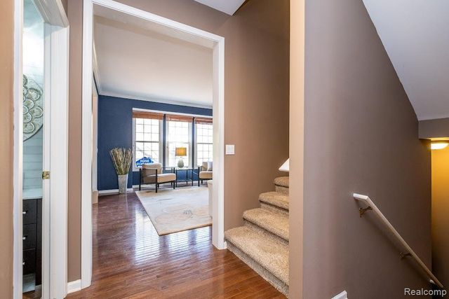 202 Stonebrooke Court, Royal Oak, MI 48067