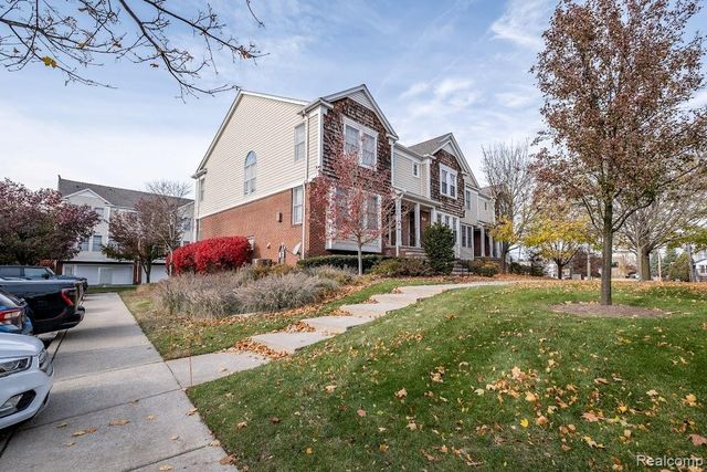 202 Stonebrooke Court, Royal Oak, MI 48067