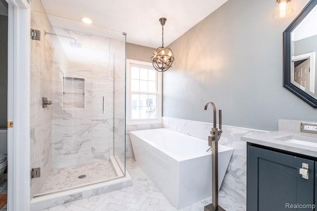 202 Stonebrooke Court, Royal Oak, MI 48067