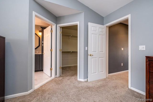 202 Stonebrooke Court, Royal Oak, MI 48067