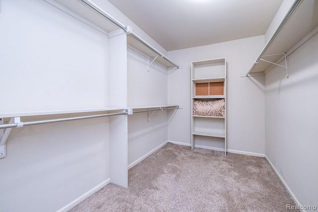 202 Stonebrooke Court, Royal Oak, MI 48067