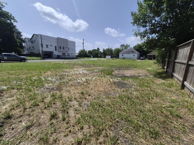 421 E 34th Street, Houston, TX 77018