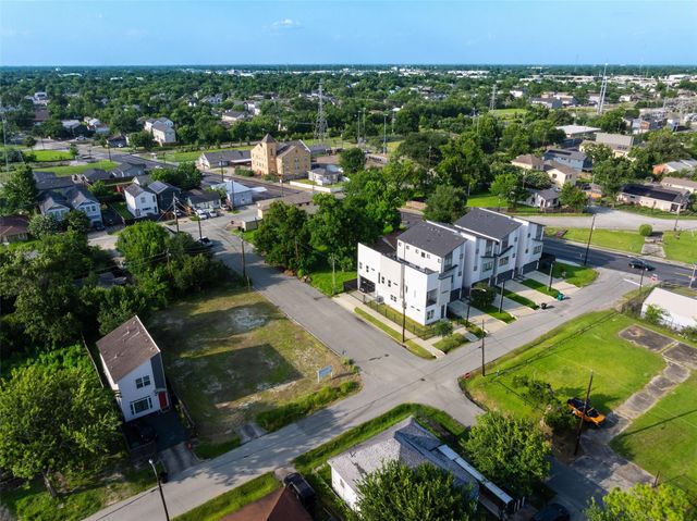 421 E 34th Street, Houston, TX 77018