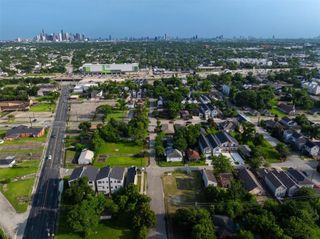 421 E 34th Street, Houston, TX 77018