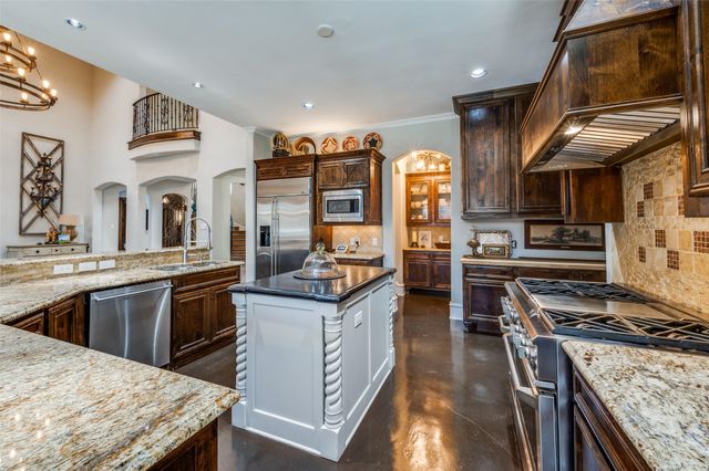 2813 Hidden Forest Drive, Mckinney, TX 75072