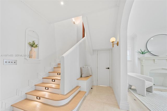 178 NE 45th St, Miami, FL 33137