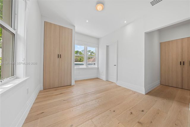 178 NE 45th St, Miami, FL 33137