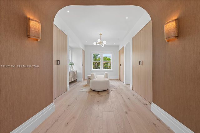 178 NE 45th St, Miami, FL 33137