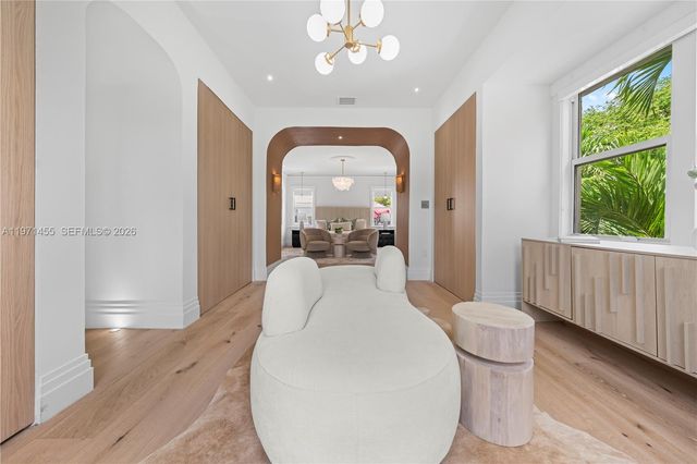 178 NE 45th St, Miami, FL 33137