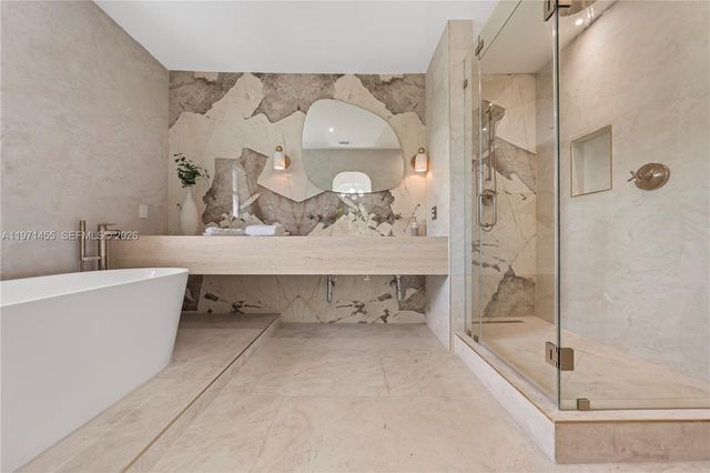 178 NE 45th St, Miami, FL 33137