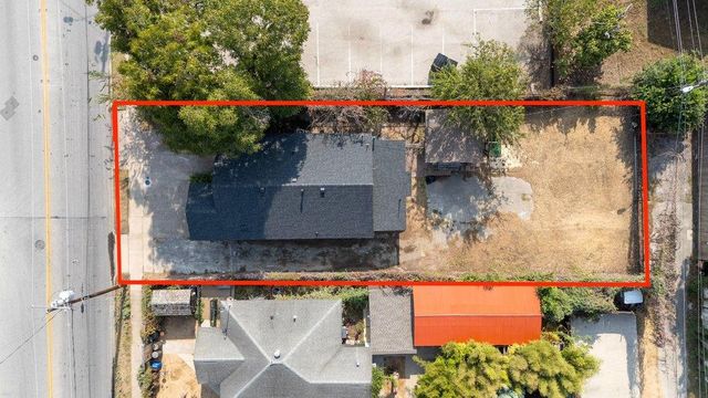 2703 E Cesar Chavez ST, Austin, TX 78702
