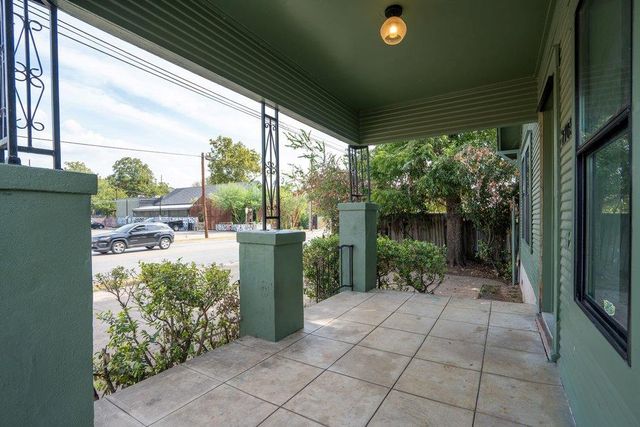 2703 E Cesar Chavez ST, Austin, TX 78702