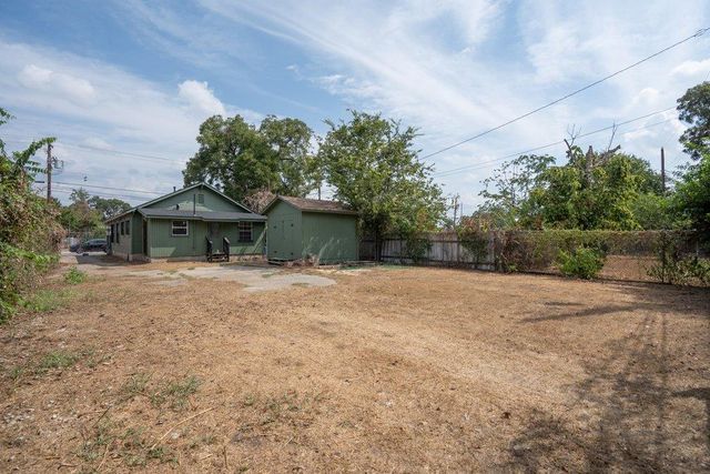 2703 E Cesar Chavez ST, Austin, TX 78702