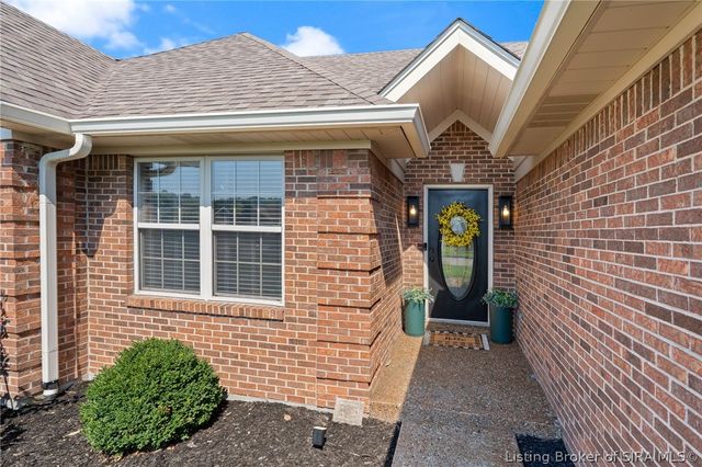 6709 Dovir Woods Drive, Sellersburg, IN 47172