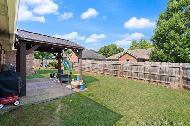 6709 Dovir Woods Drive, Sellersburg, IN 47172