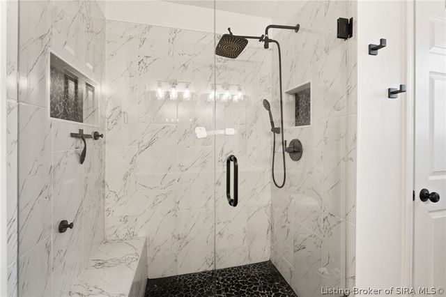 6709 Dovir Woods Drive, Sellersburg, IN 47172
