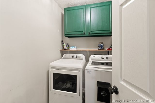 6709 Dovir Woods Drive, Sellersburg, IN 47172