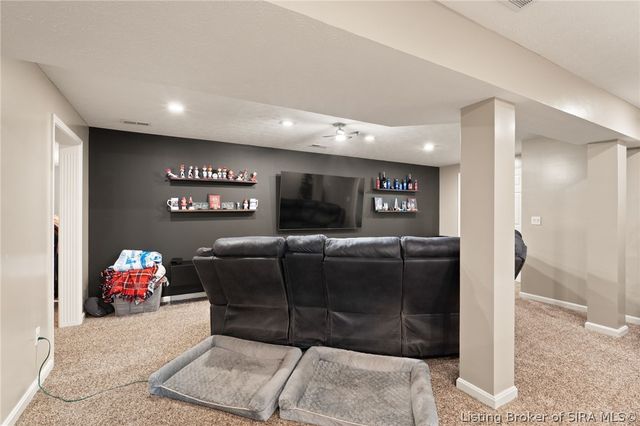 6709 Dovir Woods Drive, Sellersburg, IN 47172
