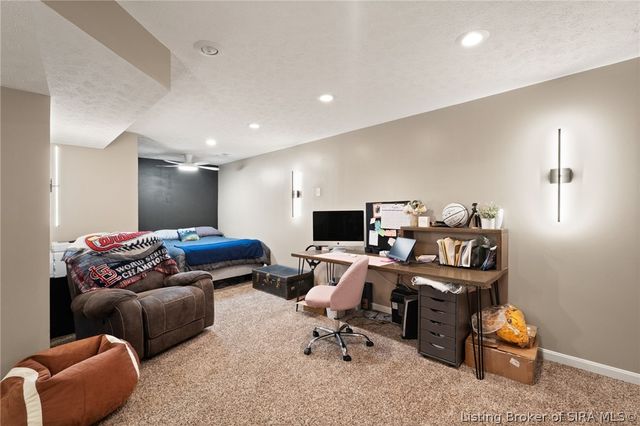 6709 Dovir Woods Drive, Sellersburg, IN 47172