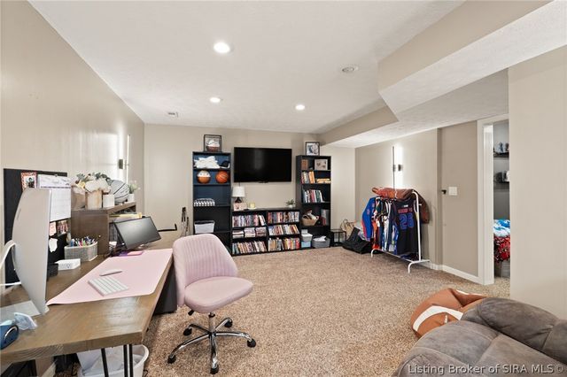 6709 Dovir Woods Drive, Sellersburg, IN 47172
