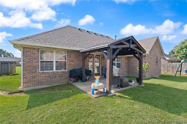 6709 Dovir Woods Drive, Sellersburg, IN 47172
