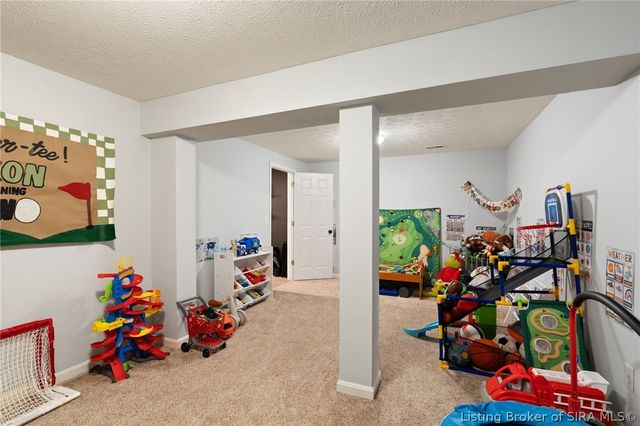 6709 Dovir Woods Drive, Sellersburg, IN 47172